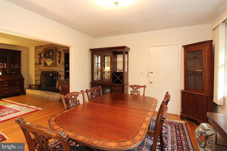 6100 Walhonding Road Bethesda, MD 20816 - Photo 9 of 30 Dining Room
