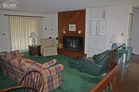 6718 West River Road Flushing, MI 48433 - Photo 3 of 17 20437324-2.JPG