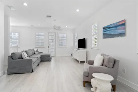$1,075,000 | 295 Northeast 5th Avenue, Unit 32, Delray Beach, FL 33483