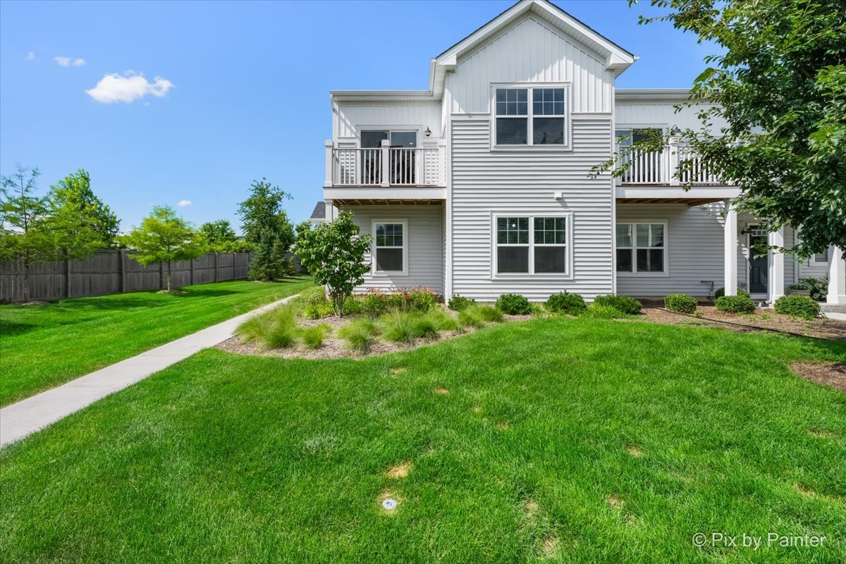466 Comstock Road South Elgin, IL 60177 - Photo 3 of 24