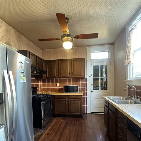 $1,800 | 1622 First Street, New Orleans, LA 70130