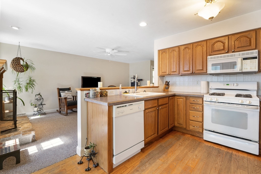 55 Pequot Road Southampton, MA 01073 - Photo 8 of 40