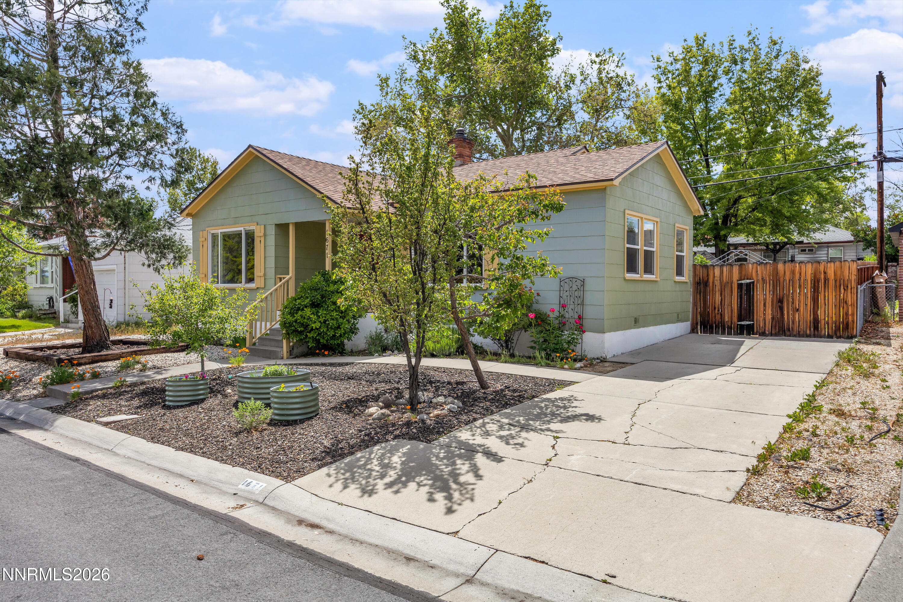 1671 Ordway Avenue Reno, NV 89509 - Photo 9 of 37 17_img_0866