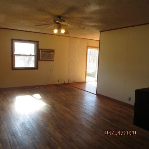 6184 Becht Road Coloma, MI 49038 - Photo 6 of 27 IMG_5573