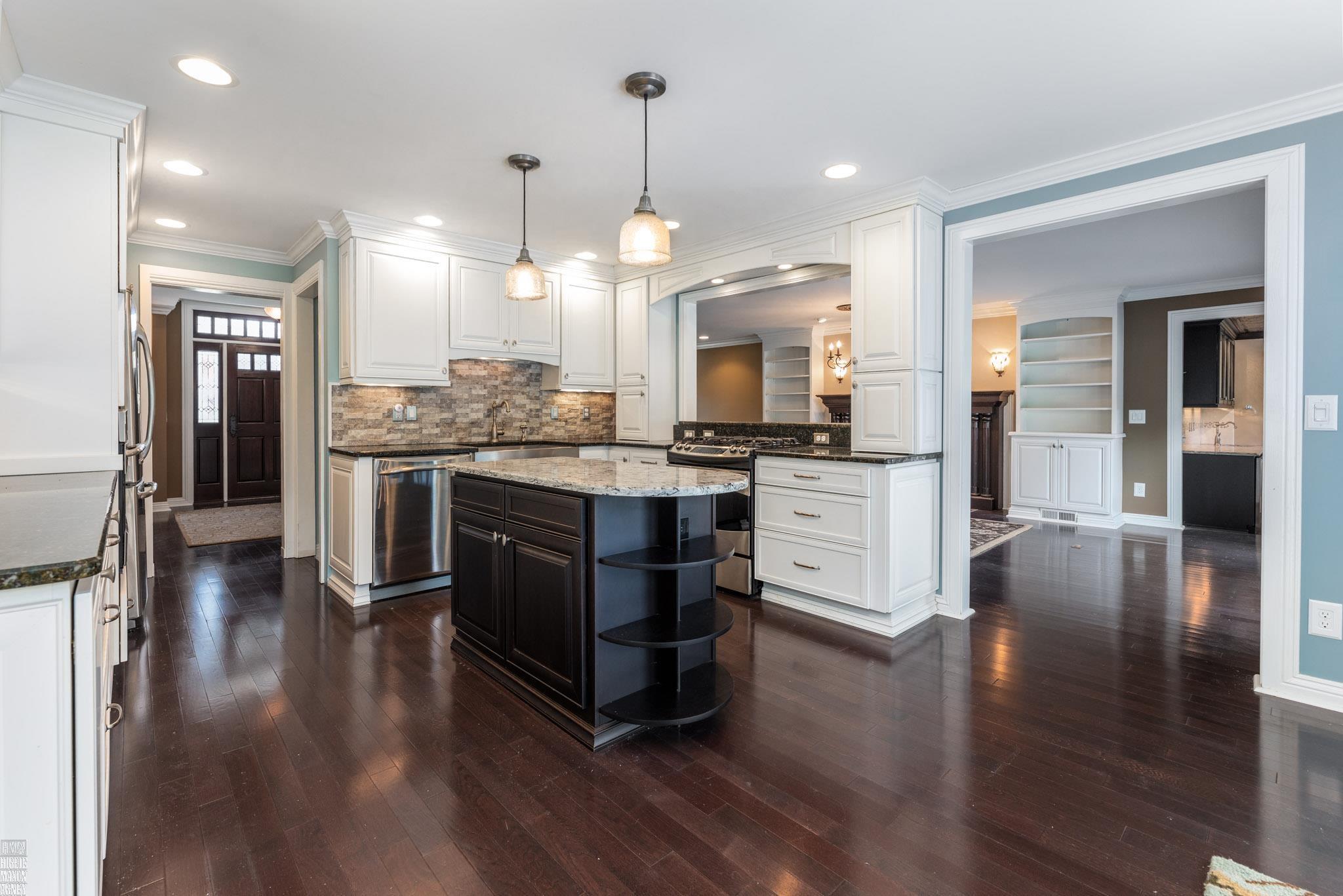 592 Thorntree Road Grosse Pointe Woods, MI 48236 - Photo 9 of 53