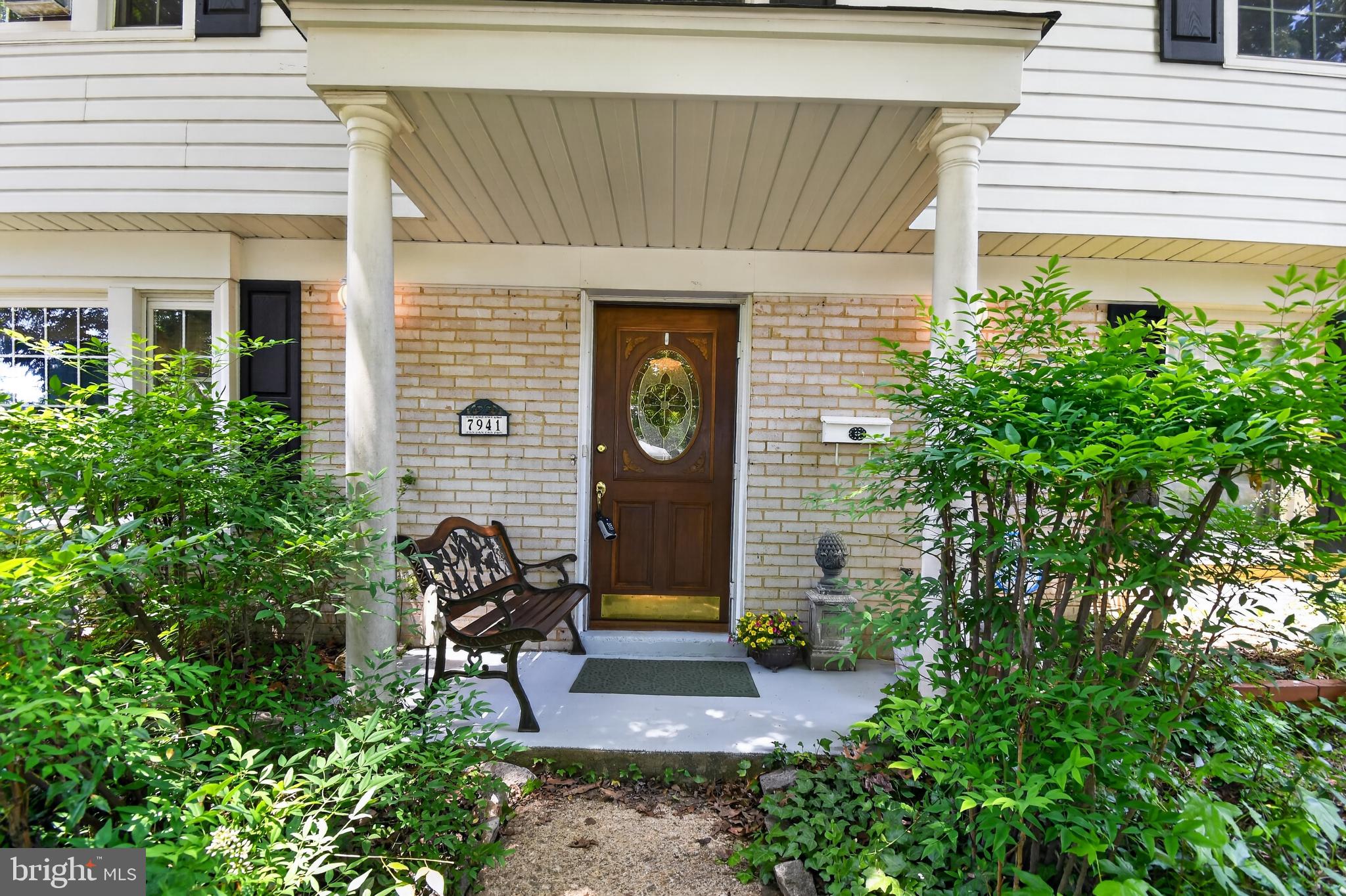 7941 Harwood Place Springfield, VA 22152 - Photo 3 of 45
