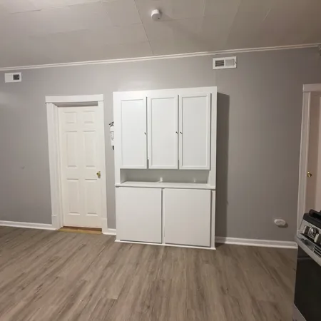 $1,400 | 4232 South California Avenue, Unit 1, Chicago, IL 60632