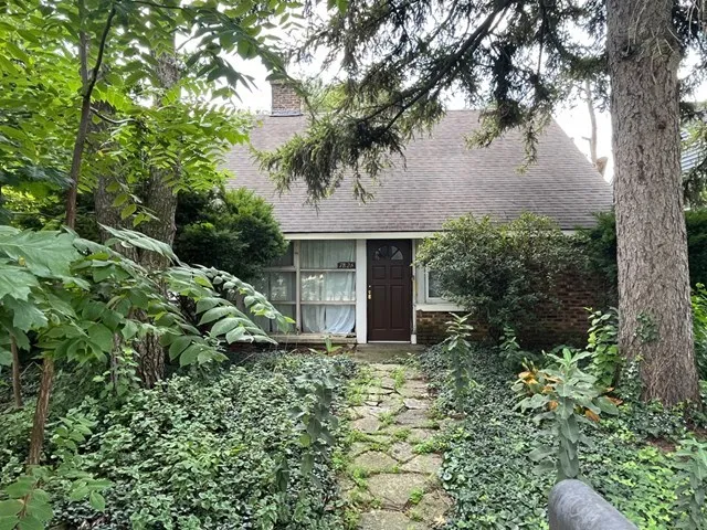 $155,000 | 7825 41st Place, Lyons, IL 60534