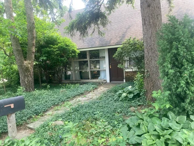 $155,000 | 7825 41st Place, Lyons, IL 60534