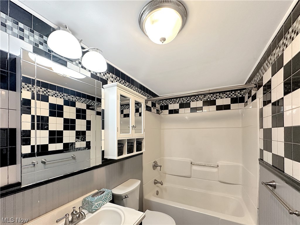 2692 Race Track Road New Cumberland, WV 26047 - Photo 17 of 25 Full bathroom featuring toilet, shower / washtub combination, and vanity