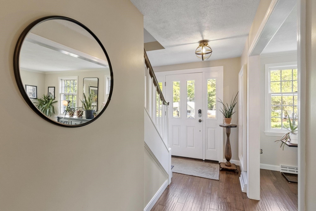 9 Butternut Road Westford, MA 01886 - Photo 5 of 42
