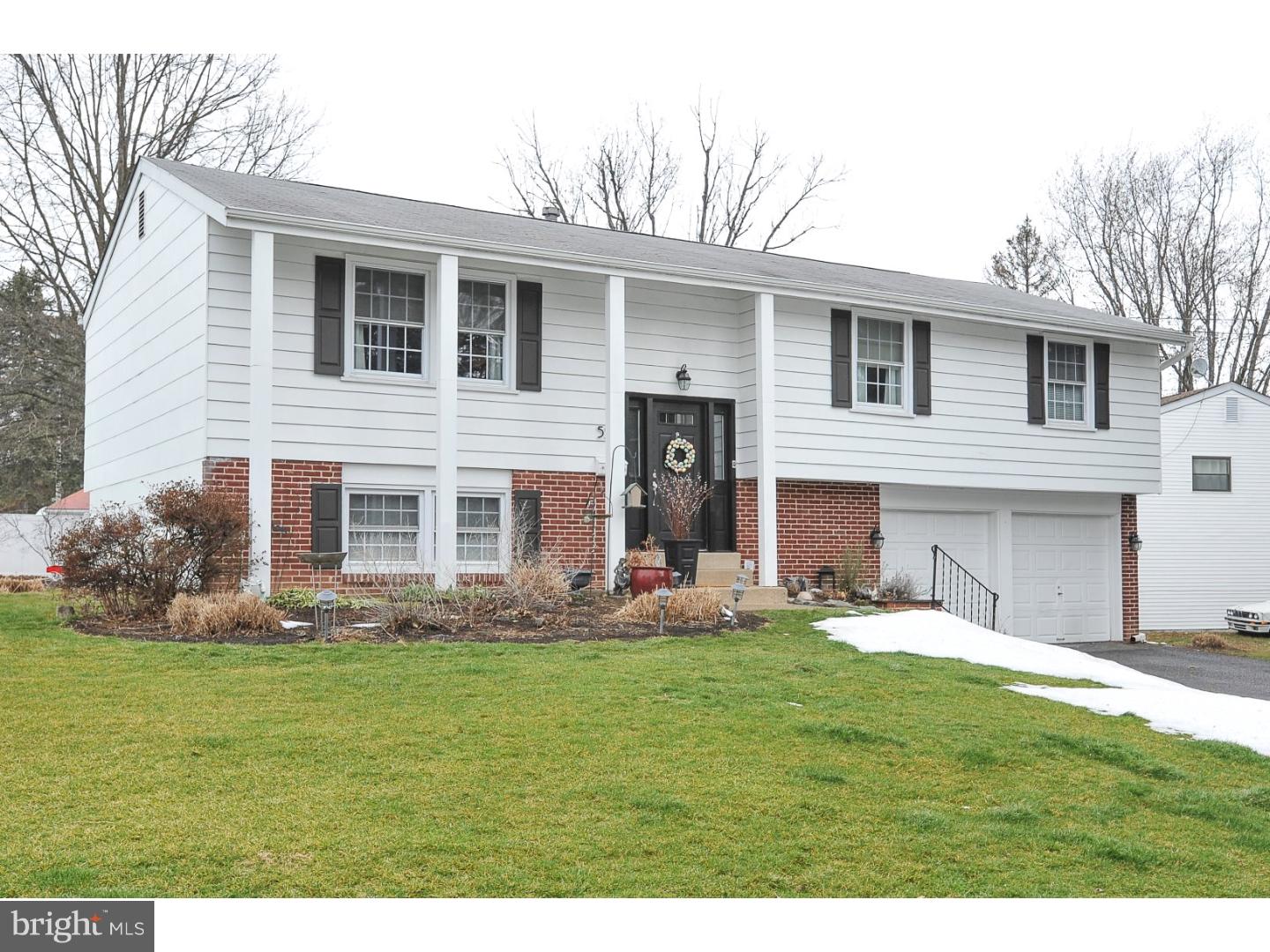 554 Lowell Road Warminster, PA 18974 - Photo 1 of 23
