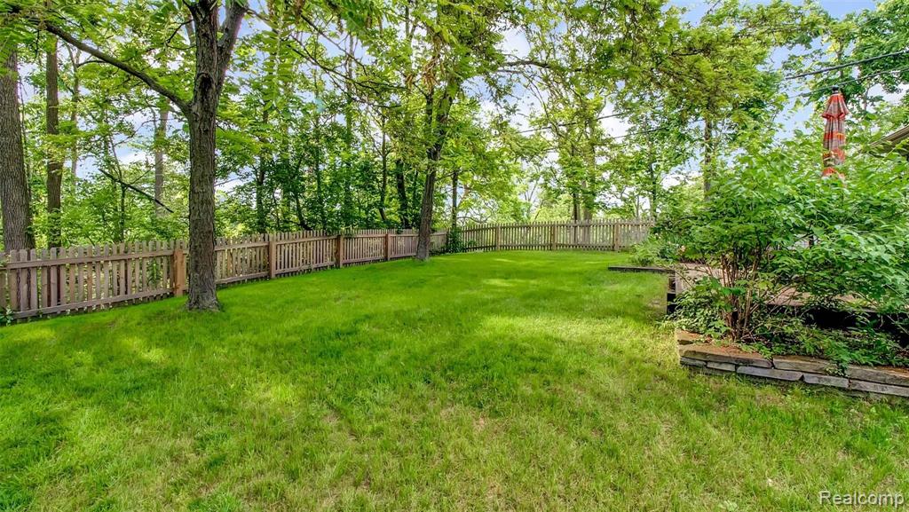 911 High Street Rochester, MI 48307 - Photo 24 of 27