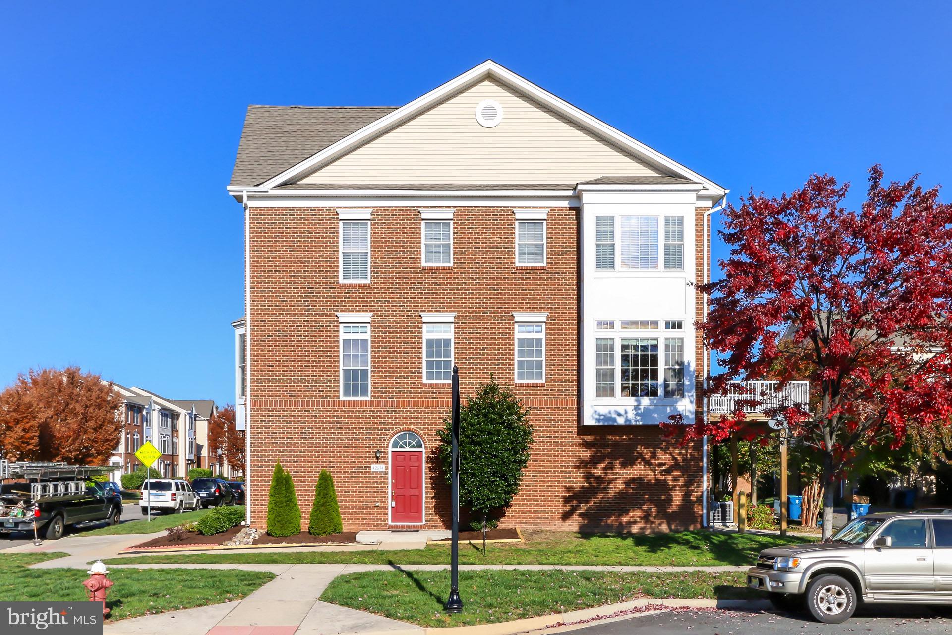42634 Pine Forest Drive Chantilly, VA 20152 - Photo 3 of 47 a view of a yard in front of a house