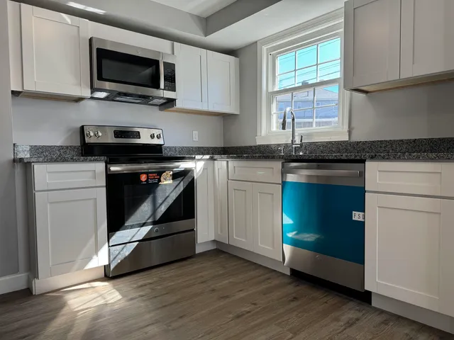 $2,000 | 1567 Paule Avenue, Manchester, NH 03104