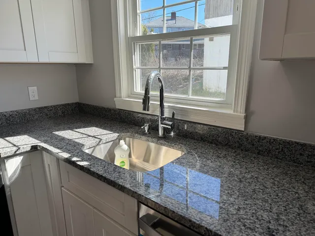 $2,000 | 1567 Paule Avenue, Manchester, NH 03104