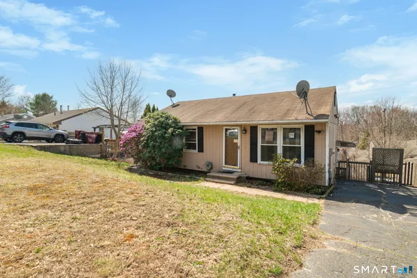 $199,900 | 107 Celentano Drive, Naugatuck, CT 06770