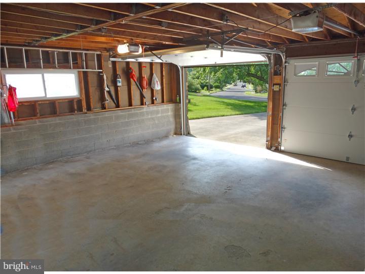 1256 Beverly Road Warminster, PA 18974 - Photo 18 of 23 Garage