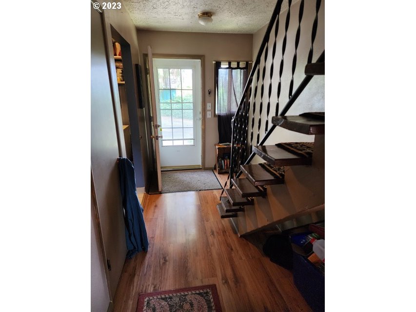 14262 South Graves Road Mulino, OR 97042 - Photo 8 of 35 Gallery Image 8