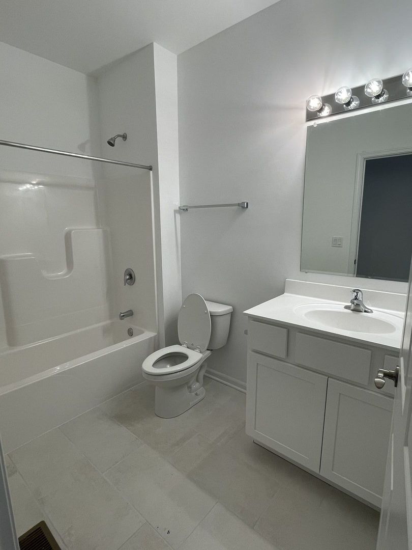 489 Ridge Road Bolingbrook, IL 60440 - Photo 11 of 15