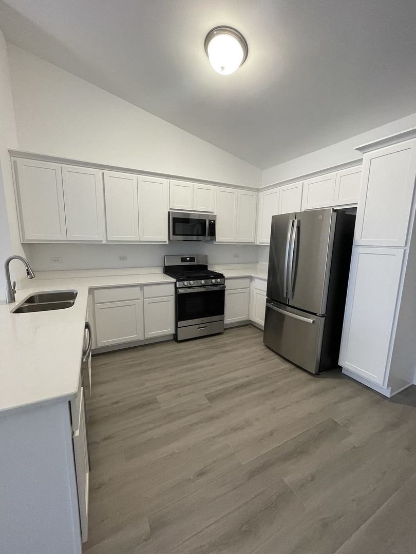 489 Ridge Road Bolingbrook, IL 60440 - Photo 5 of 15