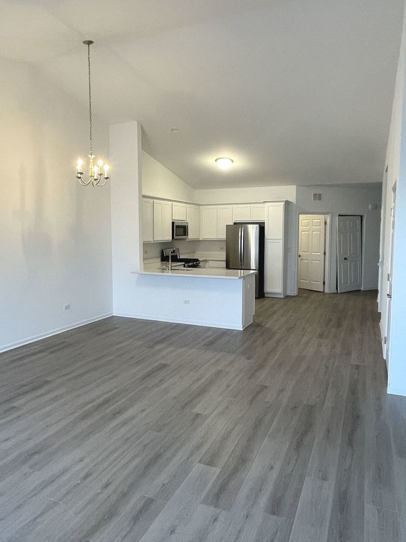 489 Ridge Road Bolingbrook, IL 60440 - Photo 8 of 15