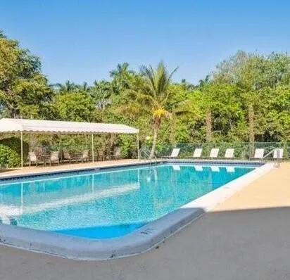 $159,999 | 105 Royal Park Drive, Unit 3A, Oakland Park, FL 33309