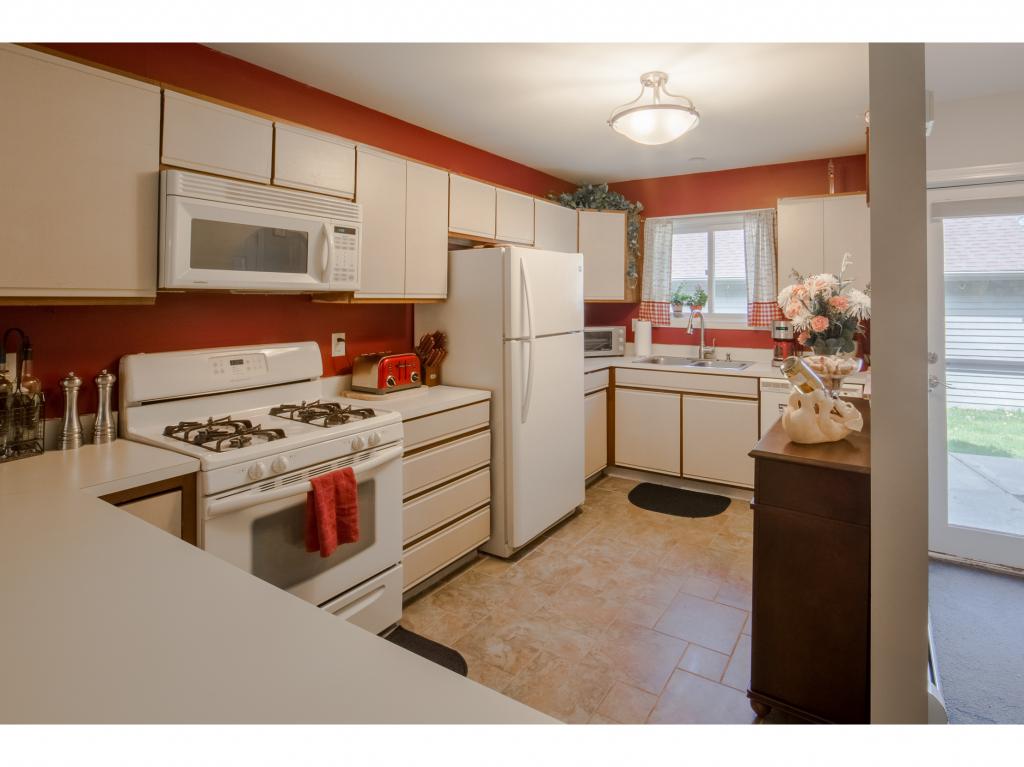 220 Locust Hill Road, Unit 220 Shelburne, VT 05482 - Photo 3 of 15 Gallery Image 3