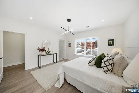 $949,000 | 28 Irving Street, Montclair, NJ 07042