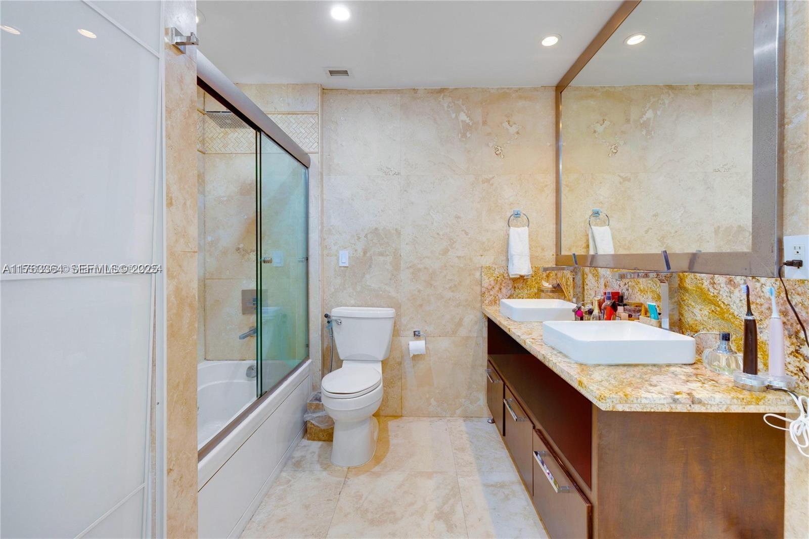 2301 Collins Avenue, Unit PH22 Miami Beach, FL 33139 - Photo 17 of 35