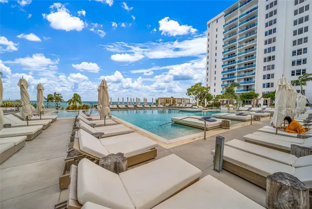 $2,100,000 | 2301 Collins Avenue, Unit PH22, Miami Beach, FL 33139