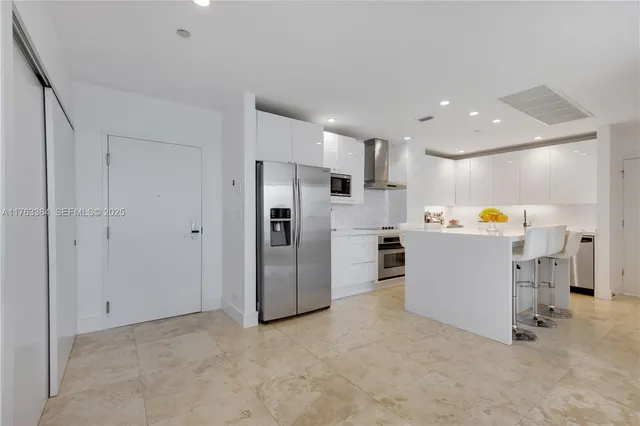 $2,100,000 | 2301 Collins Avenue, Unit PH22, Miami Beach, FL 33139