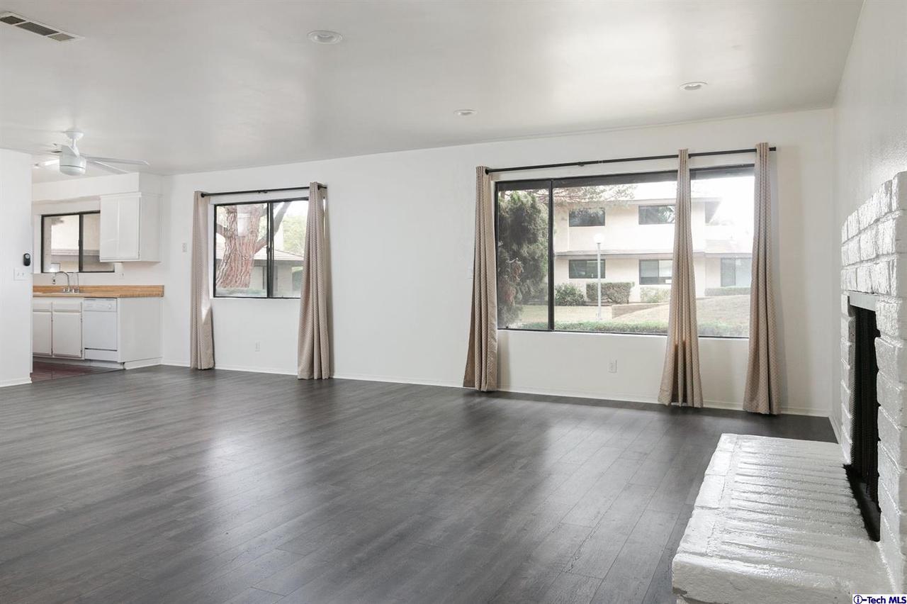 4409 Catlin Circle, Unit B Carpinteria, CA 93013 - Photo 4 of 17