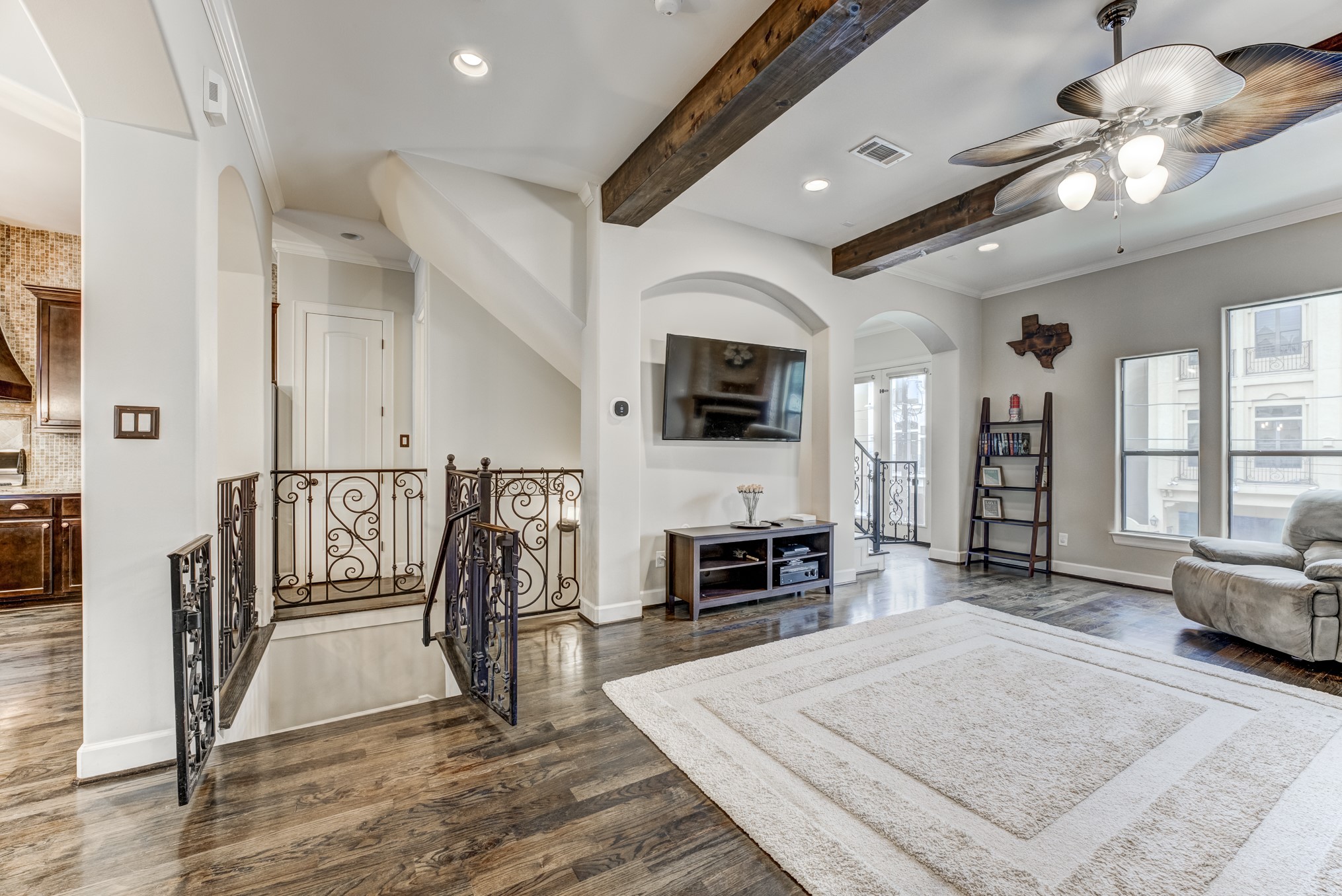 2308 Couch Street Houston, TX 77008 - Photo 10 of 50