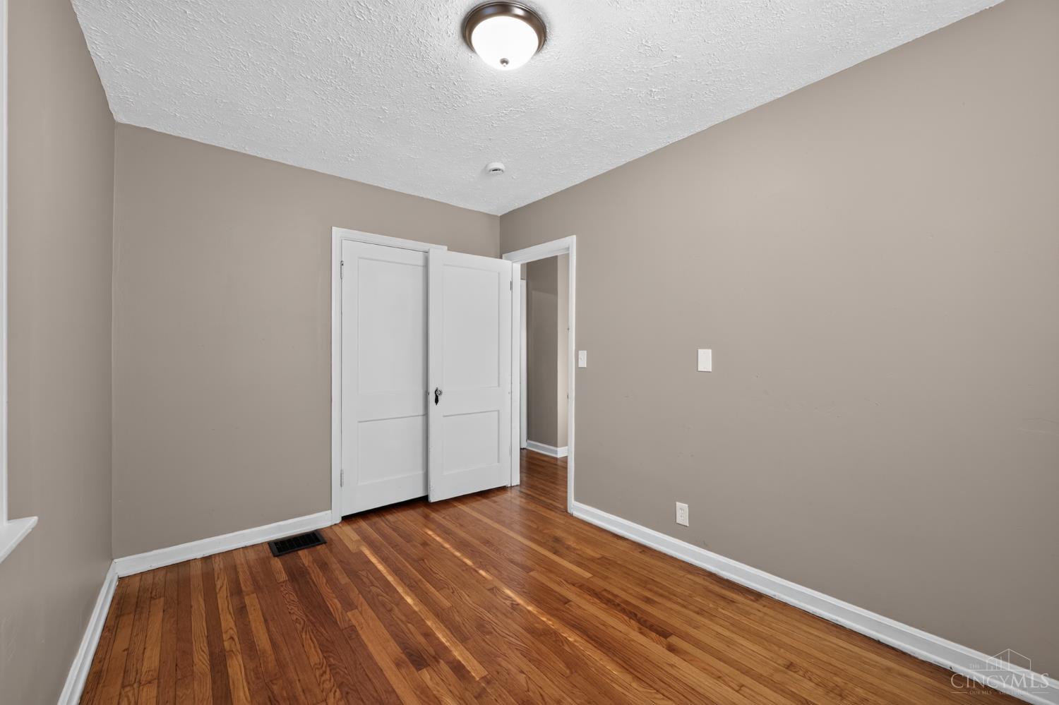 4312 Kugler Mill Road Cincinnati, OH 45236 - Photo 16 of 30