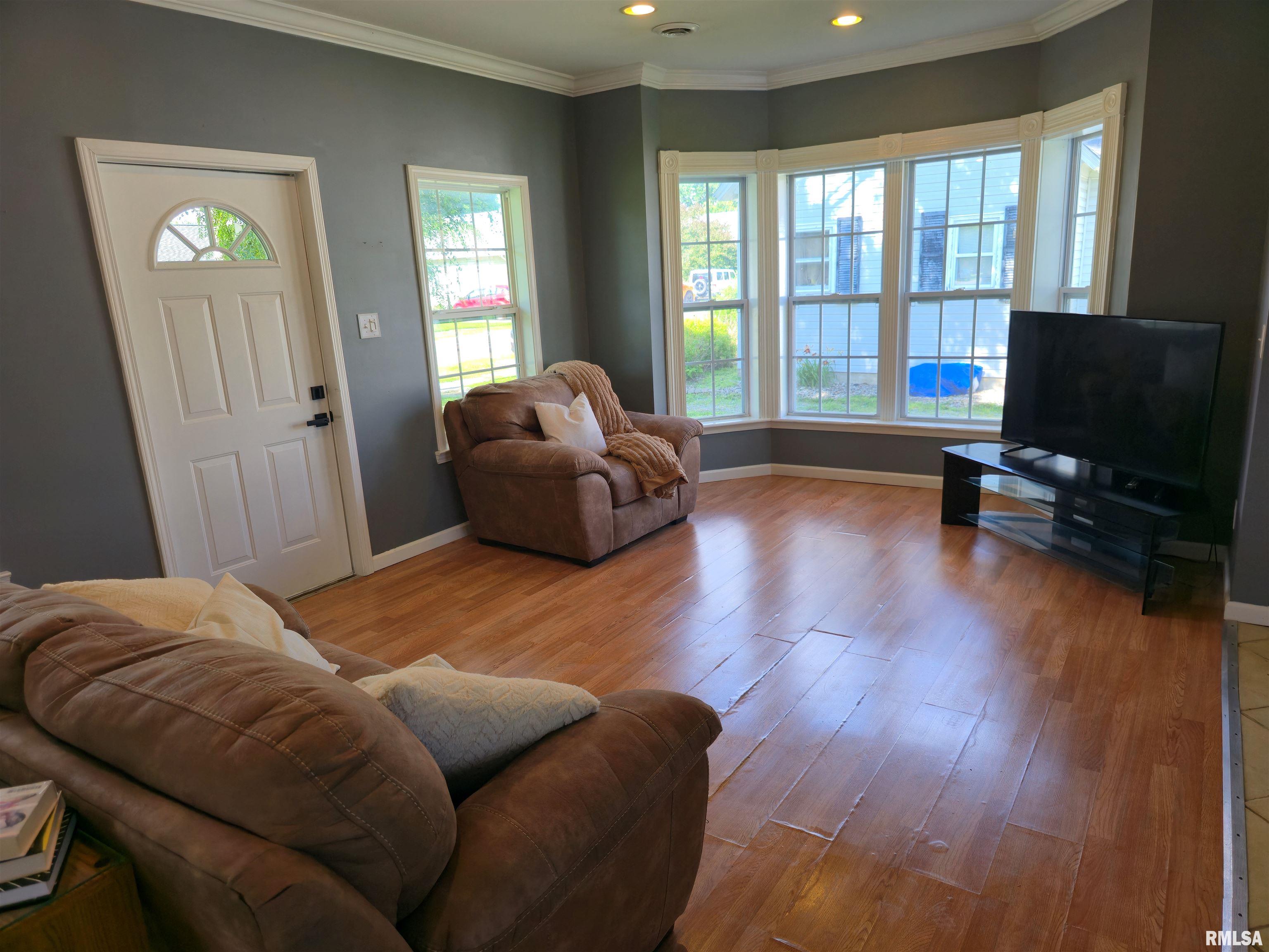 302 East Smith Street Colchester, IL 62326 - Photo 10 of 21