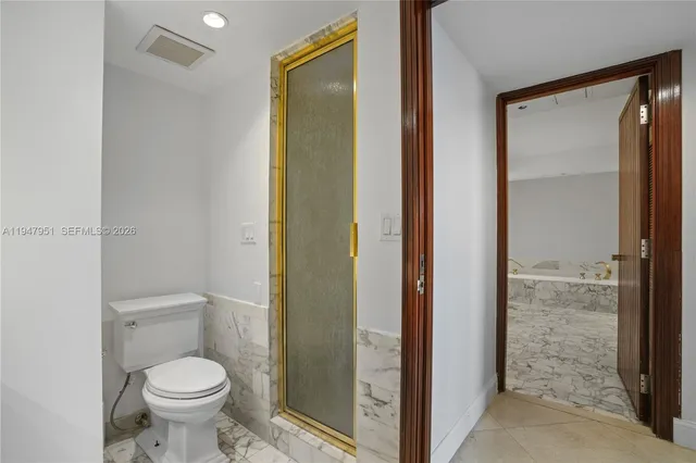 $8,995 | 19355 Turnberry Way, Unit 25GR, Aventura, FL 33180