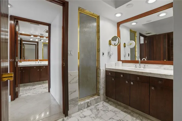 a view of walk in closet