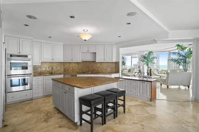 $8,995 | 19355 Turnberry Way, Unit 25GR, Aventura, FL 33180