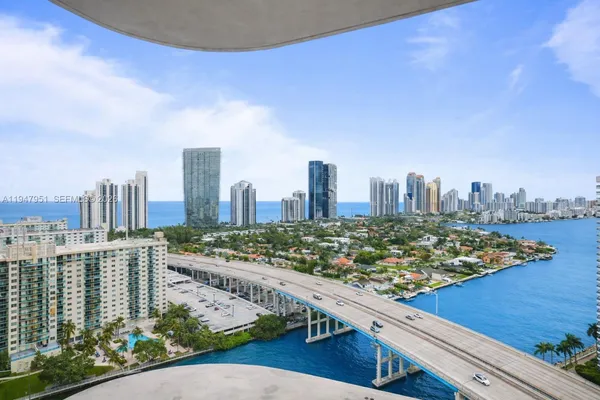 $8,995 | 19355 Turnberry Way, Unit 25GR, Aventura, FL 33180