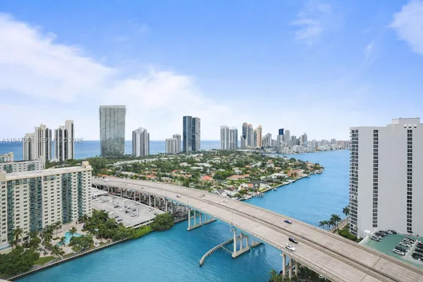 $8,995 | 19355 Turnberry Way, Unit 25GR, Aventura, FL 33180