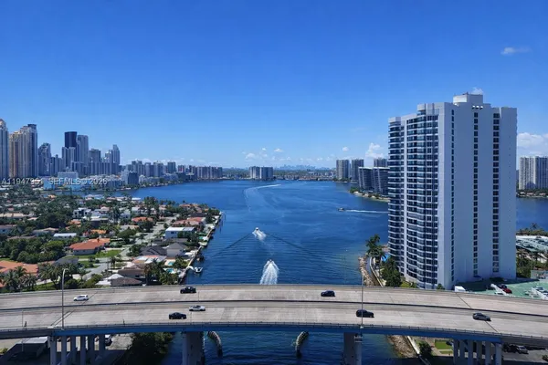 $8,995 | 19355 Turnberry Way, Unit 25GR, Aventura, FL 33180