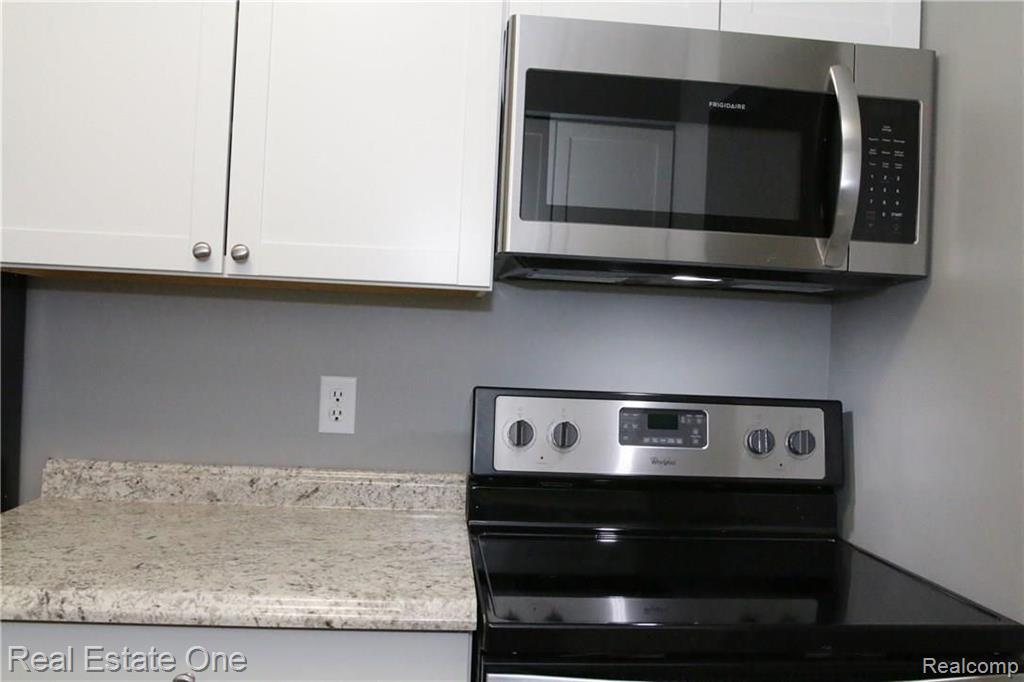 30060 Twelve Mile Road, Unit 86 Farmington, MI 48334 - Photo 3 of 25