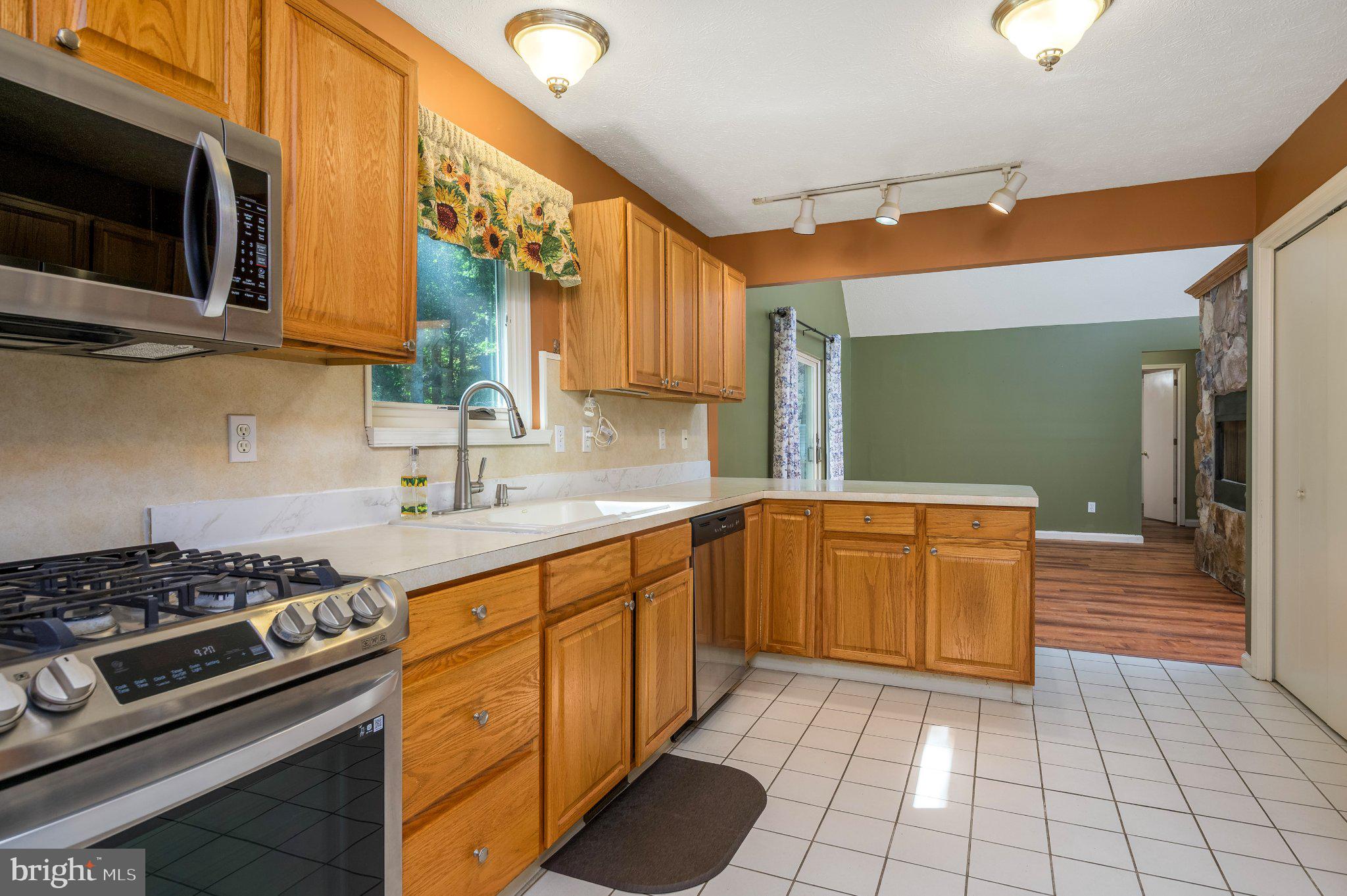 513 Gandolf Road Tamiment, PA 18371 - Photo 13 of 33 Gallery Image 13