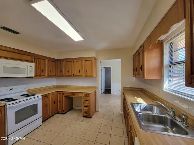 $2,000 | 738 Oak Avenue, Panama City, FL 32401