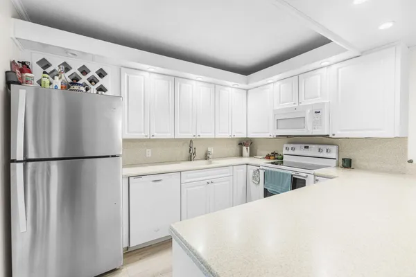 $2,600 | 5674 Southeast Riverboat Drive, Unit 131, Stuart, FL 34997