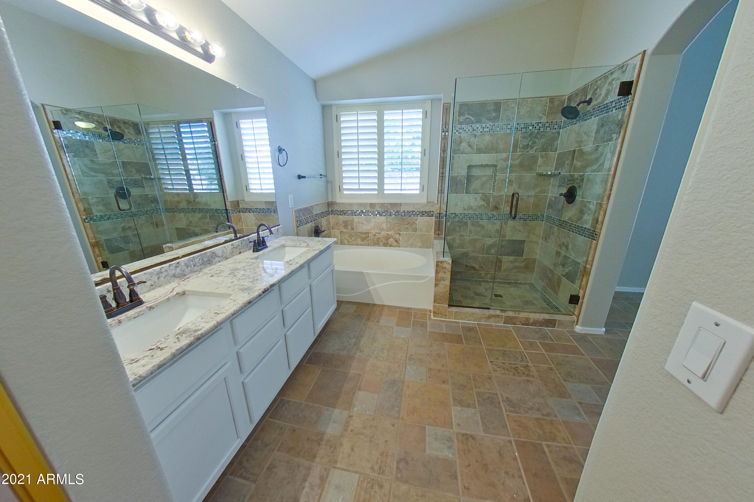 2042 East Smoke Tree Road Gilbert, AZ 85296 - Photo 12 of 14 2042 E Smoke Tree Rd Gilbert-print-013-0