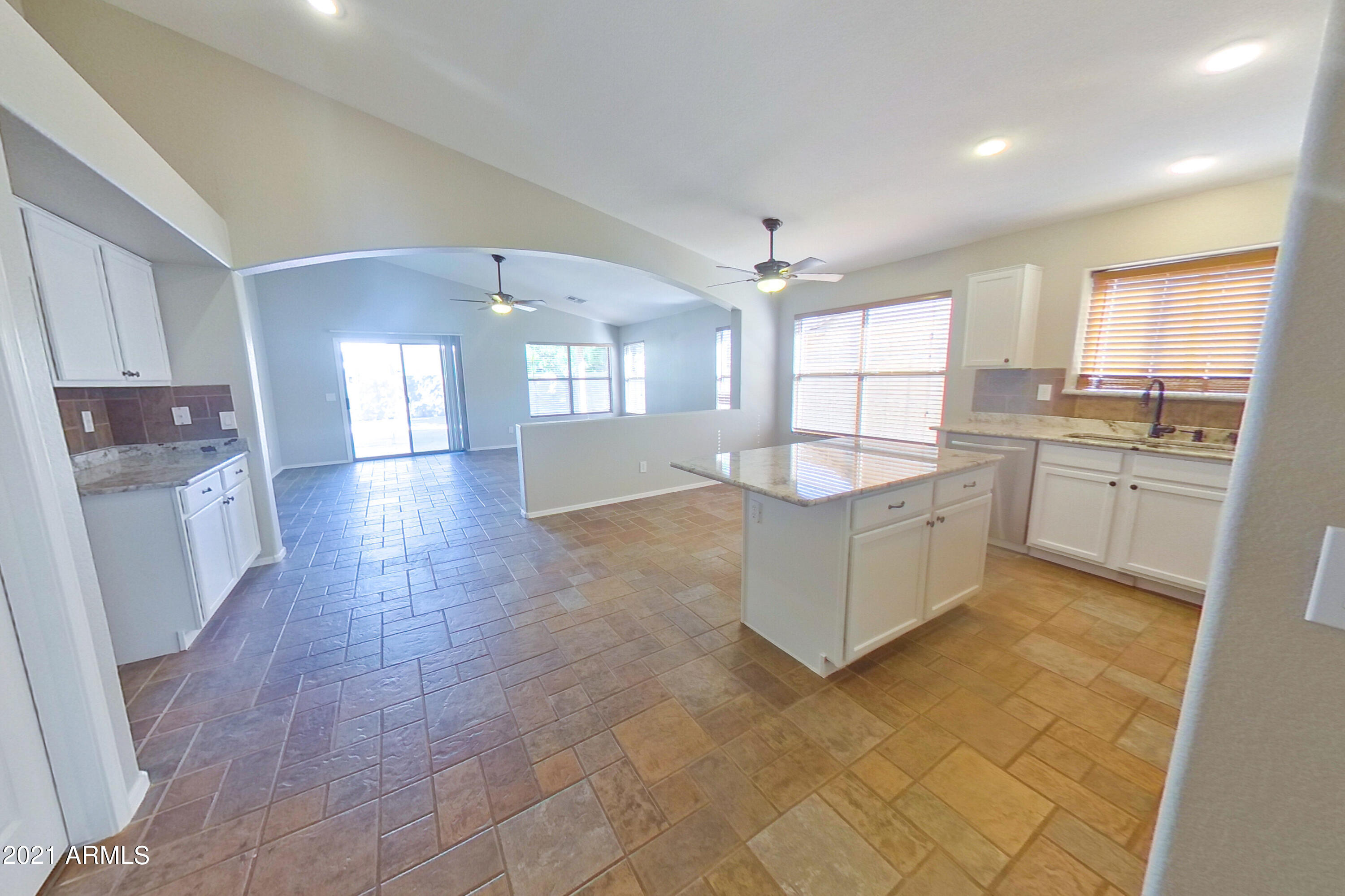 2042 East Smoke Tree Road Gilbert, AZ 85296 - Photo 5 of 14 2042 E Smoke Tree Rd Gilbert-print-005-0