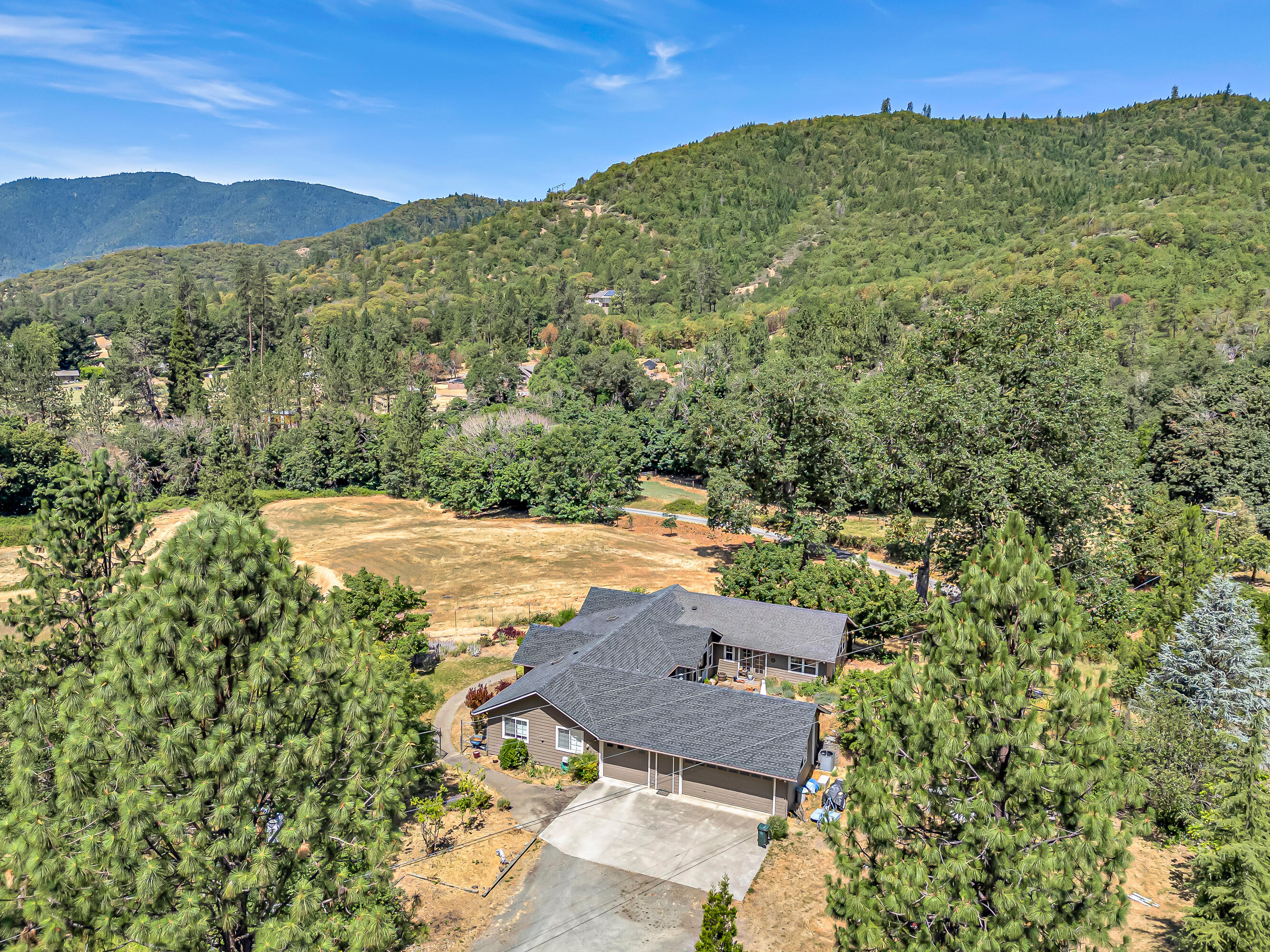 1775 Wards Creek Road Rogue River, OR 97537 - Photo 41 of 62