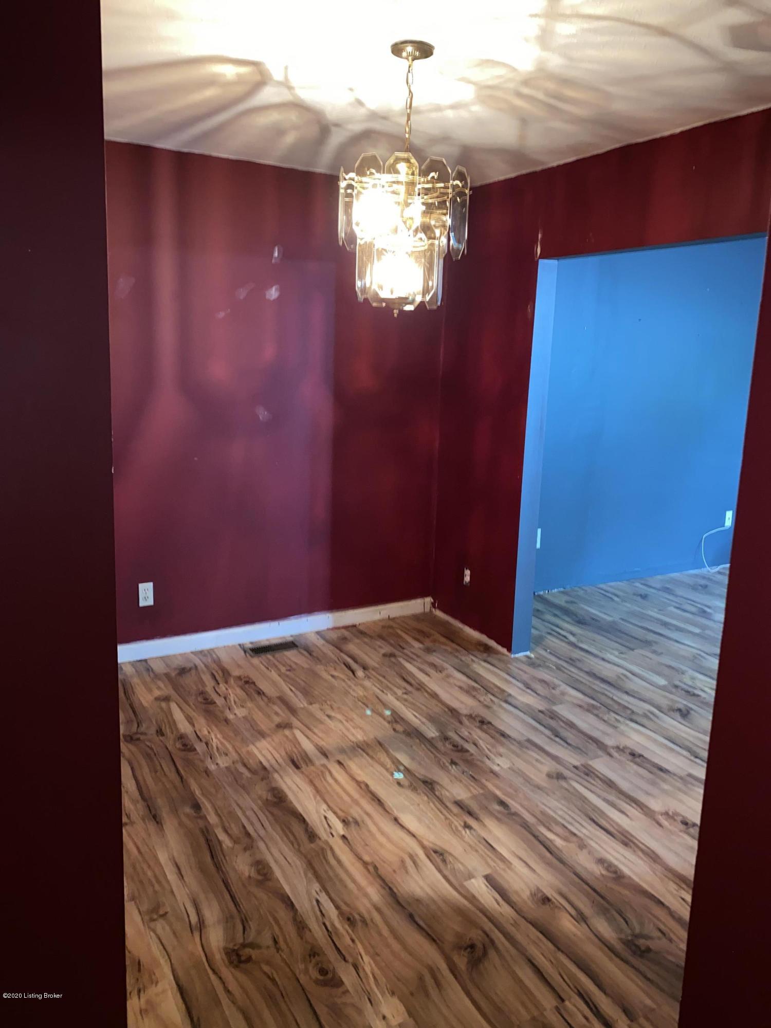 4531 Dover Road Louisville, KY 40216 - Photo 14 of 18 IMG-7113